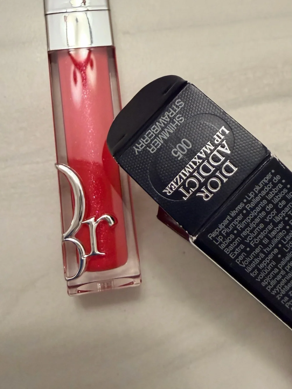 Dior Lip Gloss in shimmer Strawberry 005